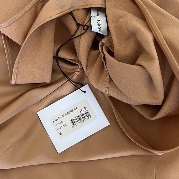 NWT SCANLAN THEODORE Satin Draped Shoulder Top - Picture 3 of 3